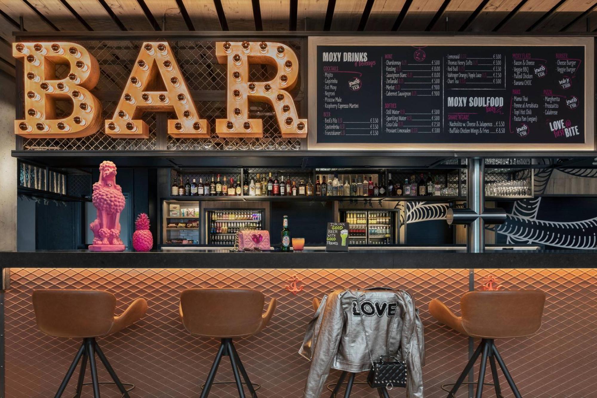 Hotel Moxy BRE Exterior foto
